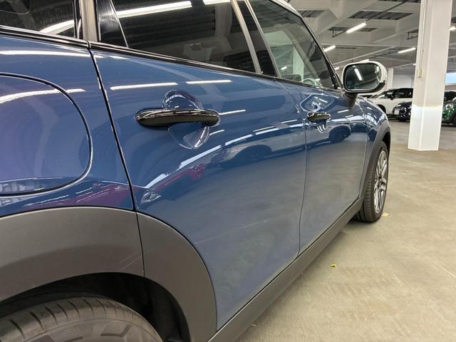 MINI クーパーC クラシック・トリム 5ドア DCT ClassicTRIM CarPlay 純正ナビ シートヒーター ワンオーナー(12枚目)