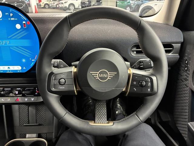 MINI クーパーC クラシック・トリム 5ドア DCT ClassicTRIM CarPlay 純正ナビ シートヒーター ワンオーナー(24枚目)