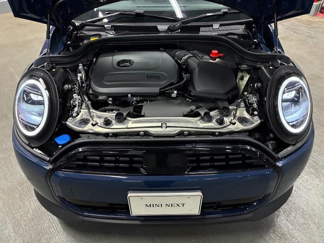 MINI クーパーC クラシック・トリム 5ドア DCT ClassicTRIM CarPlay 純正ナビ シートヒーター ワンオーナー(45枚目)