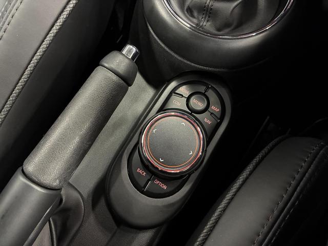 MINI クーパーS 5ドア DCT YoursPKG 専用18AW 本革シート アクティブクルーズ(31枚目)