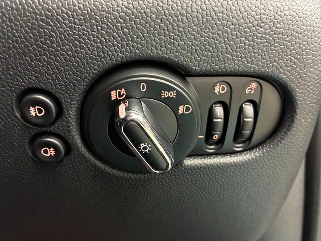 MINI クーパーS 5ドア DCT YoursPKG 専用18AW 本革シート アクティブクルーズ(38枚目)