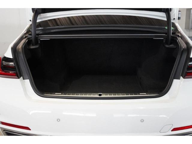 ７シリーズ ７４０ｉＬ　ＢＭＷ認定中古車　２０１９年モデル　ＥＸＣＥＬＬＥＮＣＥ（エクセレンス）デザイン・ピュアホワイト　ブラックレザーシート　アッシュグレー・インテリアトリム　２０インチ・アロイホイール　スマートキー（15枚目）