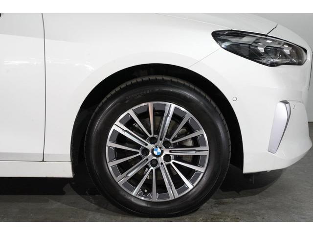 ２１８ｄアクティブツアラー　エクスクルーシブ　ＢＭＷ認定中古車　ＥＱＵＩＰ・パッケージ　フロント・シートヒーター　ＬＥＤヘッドライト　ＢＬＵＥＴＯＯＴＨ　ＥＴＣ２．０　ＡＣＣ　衝突軽減ブレーキ　車線逸脱警告　タッチ式・ナビゲーション　スマートキー(5枚目)