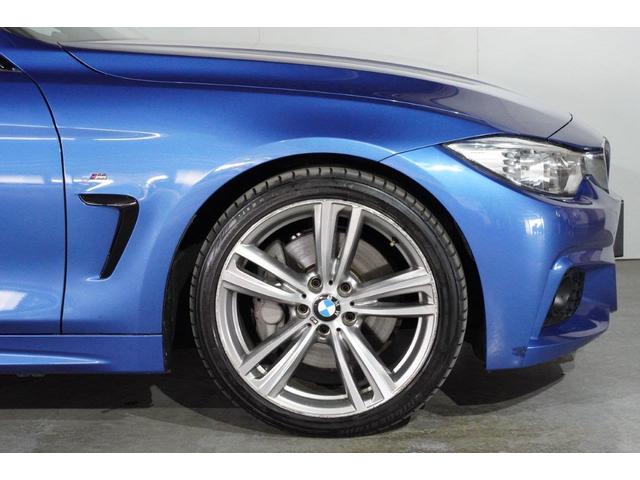 ４シリーズ ４４０ｉカブリオレ　Ｍスポーツ　ＢＭＷ認定中古車　２０１７年モデル　ブラック・レザーシート（黒）アダプティブＬＥＤヘッドライト　エアカラー　ファインウッド・インテリアトリム　衝突軽減ブレーキ　車線逸脱警告　スマートキー　バックカメラ（7枚目）