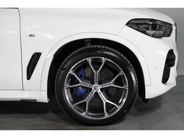 ｘＤｒｉｖｅ　３５ｄ　Ｍスポーツハイラインパッケージ　ＢＭＷ認定中古車　２０２３年モデル　ハイライン・パッケージ　センサテック・ブラックレザーシート　２１インチ・アロイホイール　アクティブ・クルーズコントロール（ＡＣＣ）プライバシーガラス　ウッドトリム(5枚目)