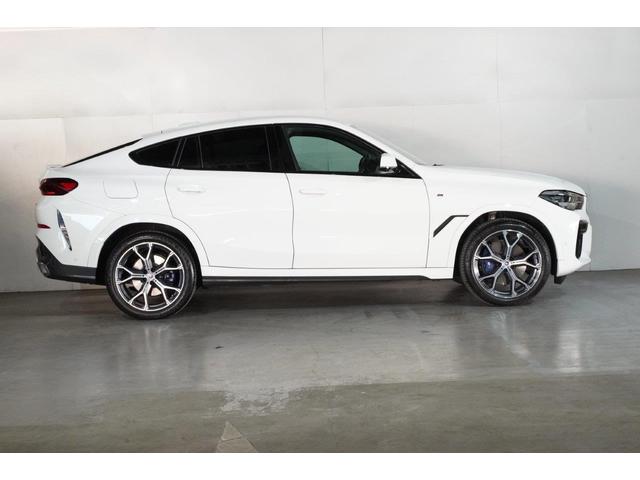 Ｘ６ ｘＤｒｉｖｅ　３５ｄ　Ｍスポーツハイラインパッケージ　ＢＭＷ認定中古車　２０２３年モデル　ＬＥＤヘッドライト　衝突軽減ブレーキ　車線逸脱警告　アクティブ・クルーズ・コントロール（ＡＣＣ）　２１インチ・アロイ・ホイール　ファインウッド・インテリアトリム（4枚目）