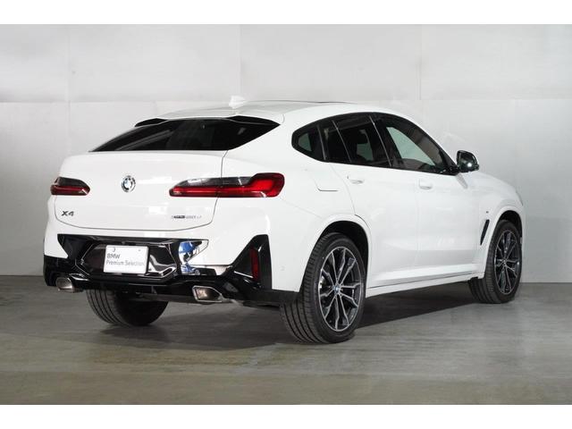 Ｘ４ ｘＤｒｉｖｅ　２０ｄ　Ｍスポーツ　ＢＭＷ認定中古車　２０２２年モデル　ブラック・レザーシート　シートヒーター　セレクト・パッケージ　電動・ガラスサンルーフ　ファインウッド・インテリアトリム　２０インチ・アロイホイール　デジタルキー（3枚目）