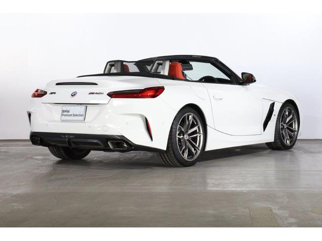 Ｚ４ Ｍ４０ｉ　ＢＭＷ認定中古車　２０２３年モデル　マグマレッド・レザーシート　シートヒーター　アルミメッシュ・インテリアトリム　ＬＥＤヘッドライト　電動幌　車線逸脱警告　衝突軽減ブレーキ　スマートキー（4枚目）