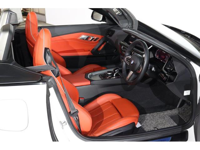 Ｚ４ Ｍ４０ｉ　ＢＭＷ認定中古車　２０２３年モデル　マグマレッド・レザーシート　シートヒーター　アルミメッシュ・インテリアトリム　ＬＥＤヘッドライト　電動幌　車線逸脱警告　衝突軽減ブレーキ　スマートキー（12枚目）