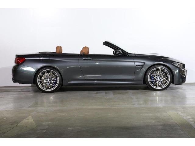 Ｍ４ Ｍ４カブリオレ　コンペティション　ＢＭＷ認定中古車　２０１９年モデル　アロマブラウン・レザーシート　シートヒーター　ＬＥＤヘッドライト　ＤＣＴ（デュアル・クラッチ・トランスミッション）車線逸脱警告　衝突軽減　前後バンパーセンサー（5枚目）