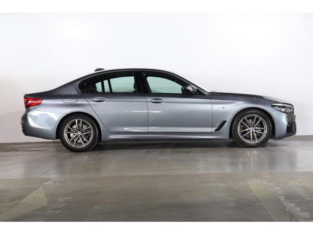 ５シリーズ ５２３ｄ　ｘＤｒｉｖｅ　Ｍスピリット　ＢＭＷ認定中古車　車線逸脱警告　衝突軽減ブレーキ　アクティブ・クルーズ・コントロール（ＡＣＣ）ＬＥＤヘッドライト　全周囲カメラ（３６０度ビュー）前後バンパーセンサー　ヘッドアップ・ディスプレイ　４ＷＤ（4枚目）