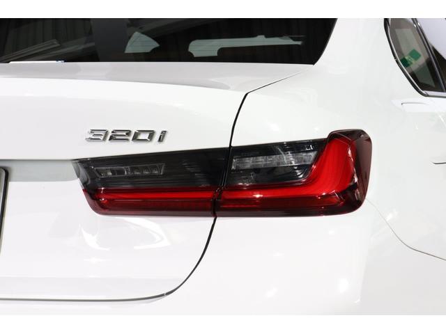 ３シリーズ 　ＢＭＷ認定中古車　車線逸脱警告　衝突軽減ブレーキ　コニャックヴァーネスカレザーシート　コンフォートパッケージ　１８インチアルミ（12枚目）