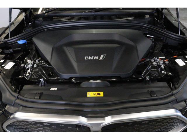 ｉＸ２ 　ＢＭＷ認定中古車　車線逸脱警告　衝突軽減ブレーキ　モカヴァーネスカレザーシート　パノラマサンルーフ　２０インチアルミホイール（6枚目）