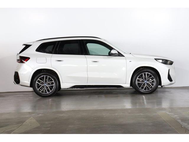 ｉＸ１ ｅＤｒｉｖｅ　２０　Ｍスポーツ　ハイラインパッケージ　ＢＭＷ認定中古車　車線逸脱警告　衝突軽減ブレーキ　ブラックヴァーネスカレザーシート　テクノロジーパッケージ（4枚目）