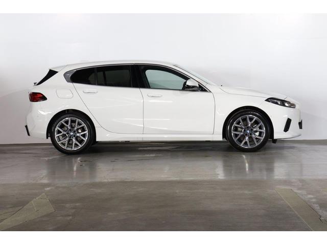 １シリーズ 　ＢＭＷ認定中古車　車線逸脱警告　衝突軽減ブレーキ　テクノロジーパッケージ　ヴェガンザオプション　１８インチアルミホイール　アクティブクルーズコントロール（4枚目）