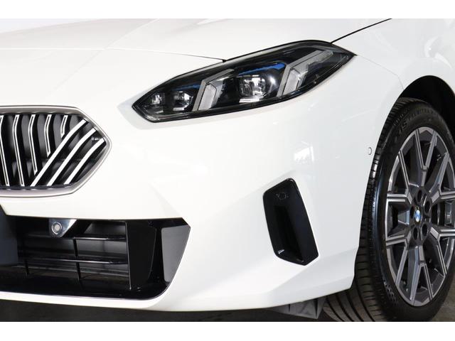 １シリーズ 　ＢＭＷ認定中古車　車線逸脱警告　衝突軽減ブレーキ　テクノロジーパッケージ　ヴェガンザオプション　１８インチアルミホイール　アクティブクルーズコントロール（5枚目）