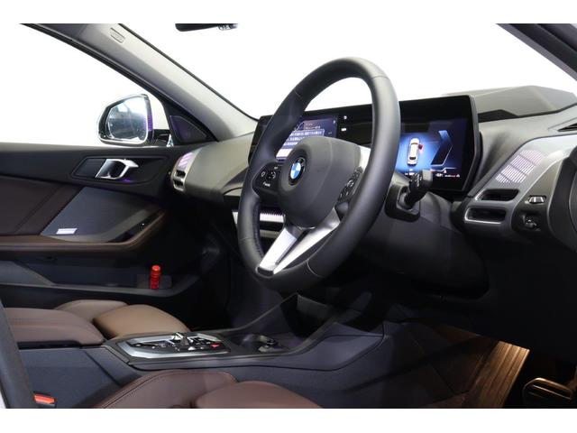 １シリーズ 　ＢＭＷ認定中古車　車線逸脱警告　衝突軽減ブレーキ　テクノロジーパッケージ　ヴェガンザオプション　１８インチアルミホイール　アクティブクルーズコントロール（16枚目）