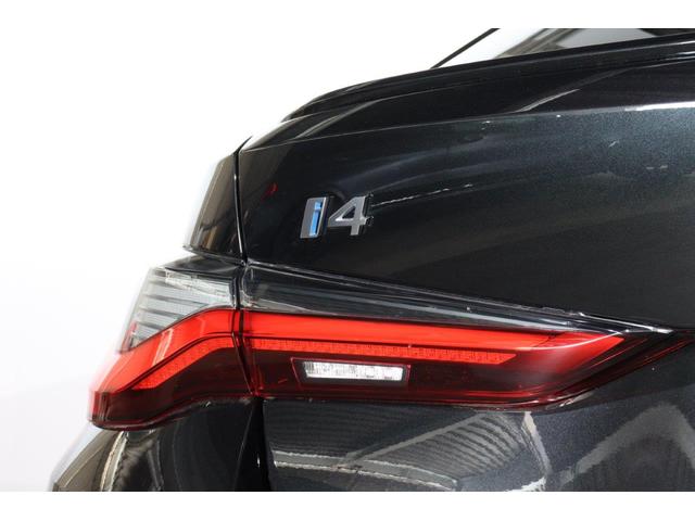 ｉ４ 　ＢＭＷ認定中古車　車線逸脱警告　衝突軽減ブレーキ　ブラックヴァーネスカレザー　アクティブクルーズコントロールシステム（13枚目）
