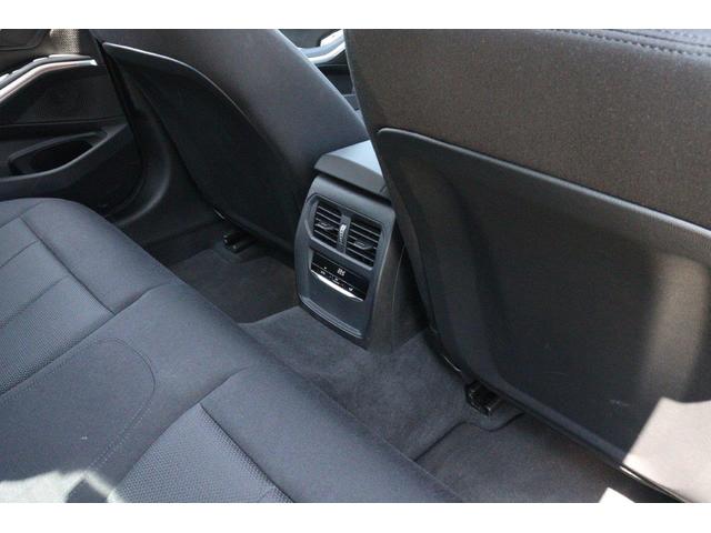 ３シリーズ ３１８ｉ　ＢＭＷ認定中古車　車線逸脱警告　衝突軽減ブレーキ（37枚目）