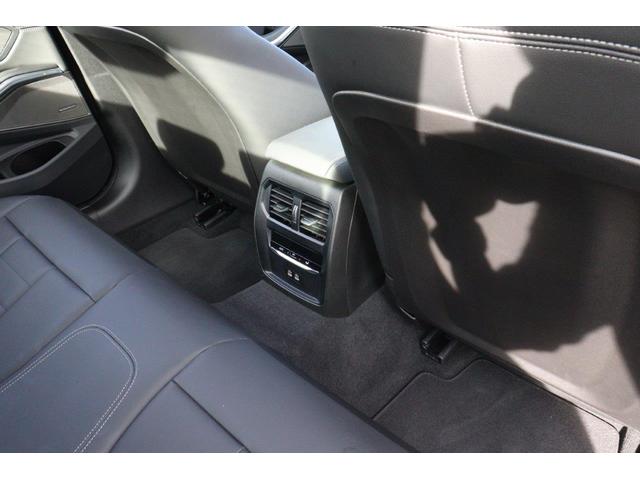 ３シリーズ ３３０ｅ　Ｍスポーツ　ＢＭＷ認定中古車　車線逸脱警告　衝突軽減ブレーキ　ブラックヴァーネスカレザー（53枚目）