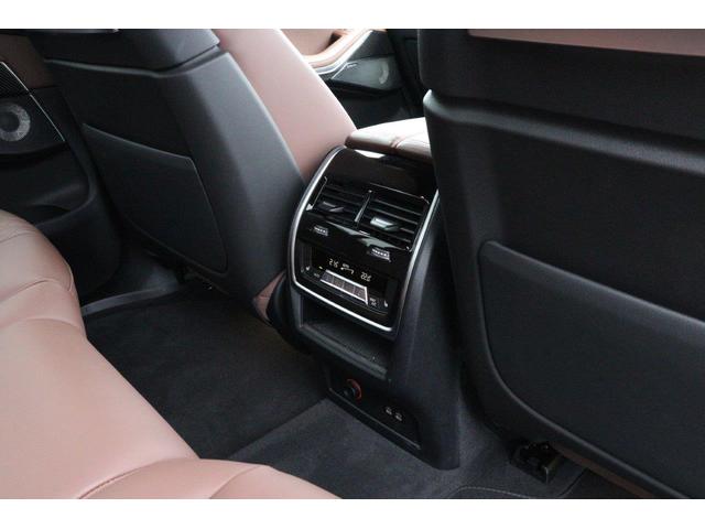 Ｘ７ Ｍ６０ｉ　ｘＤｒｉｖｅ　ＢＭＷ認定中古車　車線逸脱警告　衝突軽減ブレーキ（21枚目）