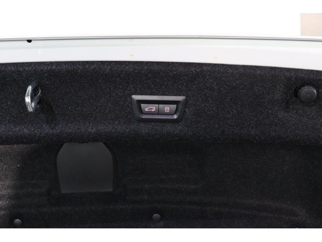 ３シリーズ ３３０ｅ　Ｍスポーツ　ＢＭＷ認定中古車　車線逸脱警告　衝突軽減ブレーキ（7枚目）