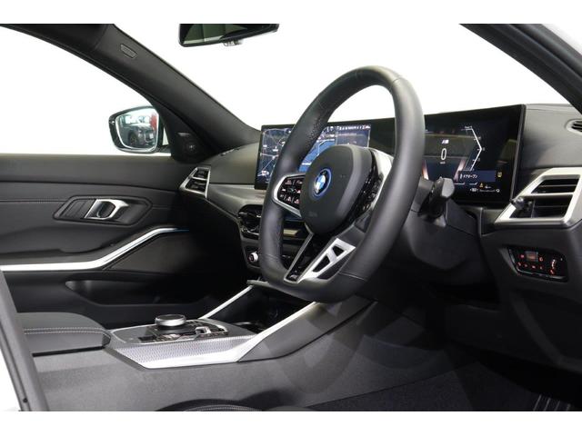 ３シリーズ ３３０ｅ　Ｍスポーツ　ＢＭＷ認定中古車　車線逸脱警告　衝突軽減ブレーキ（8枚目）