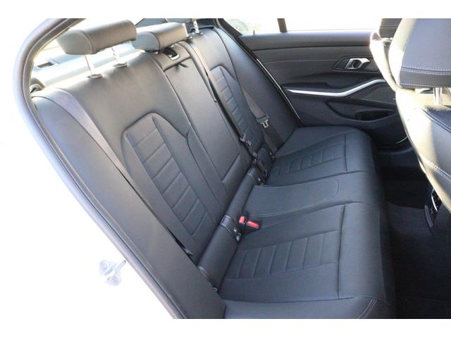 ３シリーズ ３３０ｅ　Ｍスポーツ　ＢＭＷ認定中古車　車線逸脱警告　衝突軽減ブレーキ（9枚目）