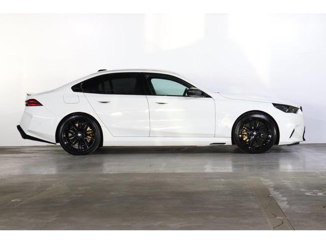 Ｍ５ Ｍ５　ＢＭＷ認定中古車　車線逸脱警告　衝突軽減ブレーキ（4枚目）