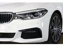 ５シリーズ ５３０ｉツーリング　Ｍスポーツ　ＢＭＷ認定中古車　車線逸脱警告　衝突軽減ブレーキ　ブラックレザーシート　アクティブクルーズコントロール　１９インチアルミ（5枚目）