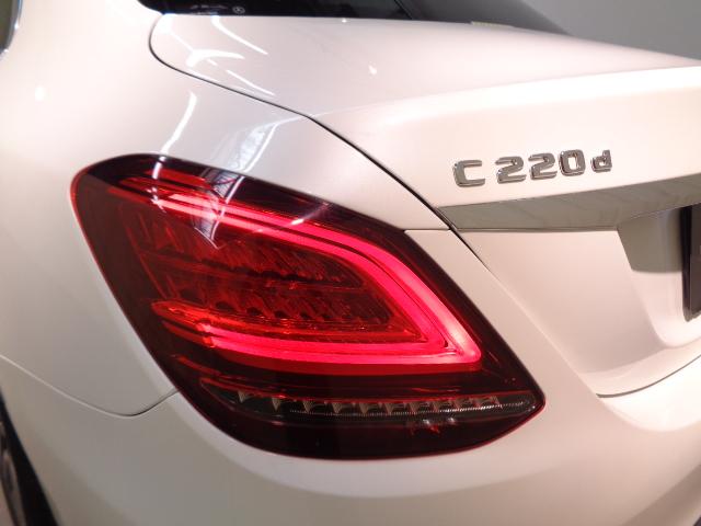 Ｃクラス Ｃ２２０　ｄ　ローレウスエディション　スポーツプラスパッケージ　レザーエクスクルーシブパッケージ　Ｂｌｕｅｔｏｏｔｈ接続　ＥＴＣ　ＬＥＤヘッドライト　ＴＶ　アイドリングストップ　クルーズコントロール　コネクテッド機能　サイドカメラ（12枚目）