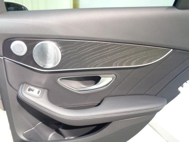 Ｃクラス Ｃ２２０　ｄ　ローレウスエディション　スポーツプラスパッケージ　レザーエクスクルーシブパッケージ　Ｂｌｕｅｔｏｏｔｈ接続　ＥＴＣ　ＬＥＤヘッドライト　ＴＶ　アイドリングストップ　クルーズコントロール　コネクテッド機能　サイドカメラ（24枚目）