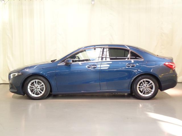 Ａクラスセダン Ａ２００　ｄ　セダン　レーダーセーフティパッケージ・ナビゲー　ションパッケージ（3枚目）