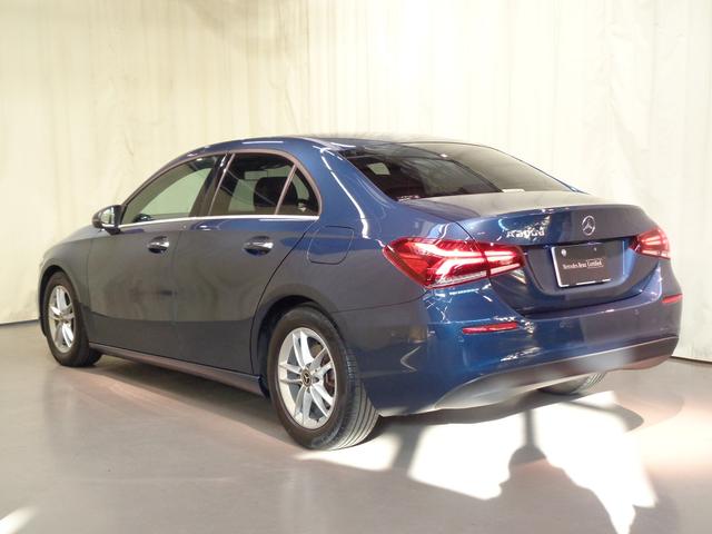 Ａクラスセダン Ａ２００　ｄ　セダン　レーダーセーフティパッケージ・ナビゲー　ションパッケージ（4枚目）