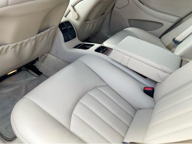 ＣＬＳクラス ＣＬＳ３５０　ＷＡＬＤ１９インチＡＷ　社外ナビ（地デジＴＶ　ＢＴ）ＤＶＤ　ブルーレイ　ベージュレザーシート　禁煙車　ＥＴＣ　パワーシート　シートヒーター　キーレス　ガレージ保管車（9枚目）