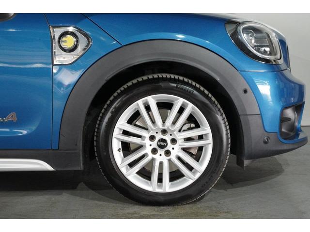 ＭＩＮＩ クーパーＳ　Ｅ　クロスオーバー　オール４　ＭＩＮＩ認定中古車　２０１９年モデル　ペッパー・パッケージ　１８インチ・アロイホイール　ホワイトルーフ　シート・ヒーター　オートトランク　ＬＥＤヘッドライト　ＡＣＣ　衝突軽減ブレーキ　スマートキー（4枚目）