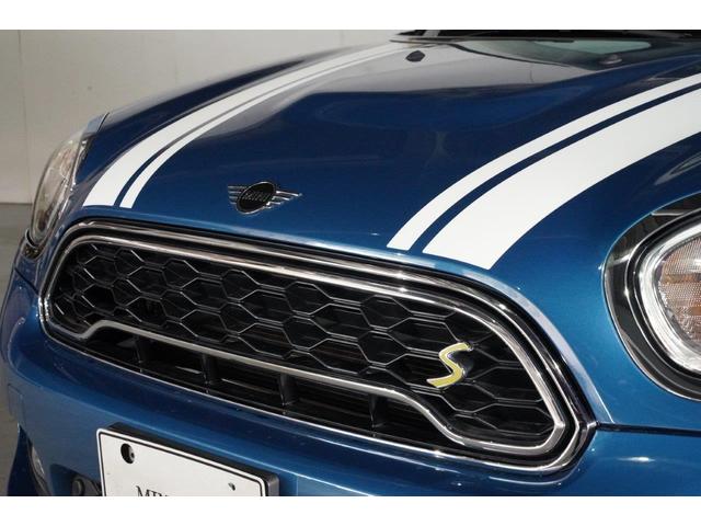 ＭＩＮＩ クーパーＳ　Ｅ　クロスオーバー　オール４　ＭＩＮＩ認定中古車　２０１９年モデル　ペッパー・パッケージ　１８インチ・アロイホイール　ホワイトルーフ　シート・ヒーター　オートトランク　ＬＥＤヘッドライト　ＡＣＣ　衝突軽減ブレーキ　スマートキー（5枚目）