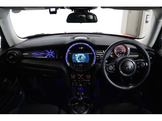 ＭＩＮＩ クーパーＳ　ＭＩＮＩ認定中古車　ペッパーパッケージ　カメラパッケージ　ＳＴＵＤＩＯ　ＳＴＹＬＥ　１７インチアルミ　アームレスト　ＡＣＣ　衝突軽減ブレーキ　ＬＥＤヘッドライト　ＢＬＵＥＴＯＯＴＨ（21枚目）
