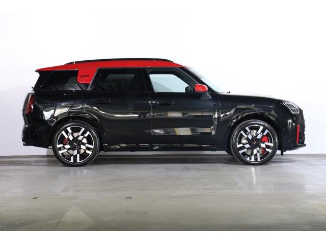 ＭＩＮＩ ＪＣＷ　クロスオーバー　プレミアム＋Ｐ　ＪＣＷトリム　ＭＩＮＩ認定中古車　Ｌパッケージ　２０インチ　パノラマサンルーフ　レッドルーフ　アクティブクルーズコントロールシステム（4枚目）