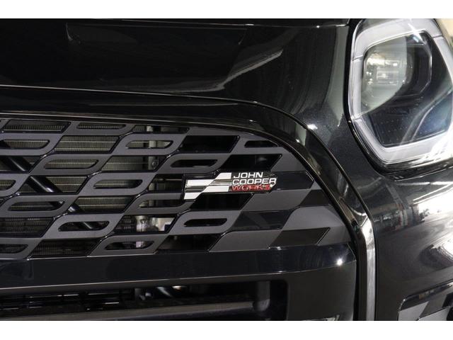 ＭＩＮＩ ＪＣＷ　クロスオーバー　プレミアム＋Ｐ　ＪＣＷトリム　ＭＩＮＩ認定中古車　Ｌパッケージ　２０インチ　パノラマサンルーフ　レッドルーフ　アクティブクルーズコントロールシステム（6枚目）