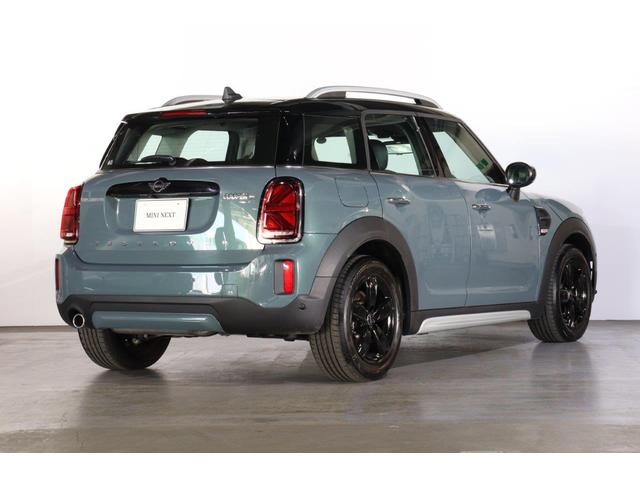 ＭＩＮＩ クーパーＤクロスオーバファーストＰクラシックトリム　ＭＩＮＩ認定中古車　クロスシート　フロント・シートヒーターＬＥＤヘッドライト　アクティブ・クルーズコントロール（ＡＣＣ）ＭＩＮＩ・純正ナビゲーション　前後バンパーセンサー　リアビュー・カメラ（3枚目）