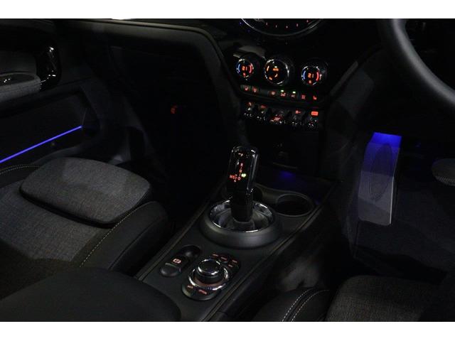 ＭＩＮＩ クーパーＤクロスオーバファーストＰクラシックトリム　ＭＩＮＩ認定中古車　クロスシート　フロント・シートヒーターＬＥＤヘッドライト　アクティブ・クルーズコントロール（ＡＣＣ）ＭＩＮＩ・純正ナビゲーション　前後バンパーセンサー　リアビュー・カメラ（25枚目）
