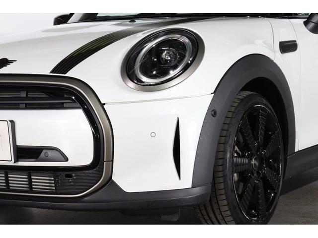 ＭＩＮＩ クーパー　レゾリュート・エディション　ＭＩＮＩ認定中古車　２０２３年モデル　レゾリュート・エディション／特別仕様車　ＹＯＵＲＳ　スポーツ・レザーシート　シートヒーター　ブラックルーフ＆ミラーキャップ　衝突軽減ブレーキ　スマートキー（8枚目）
