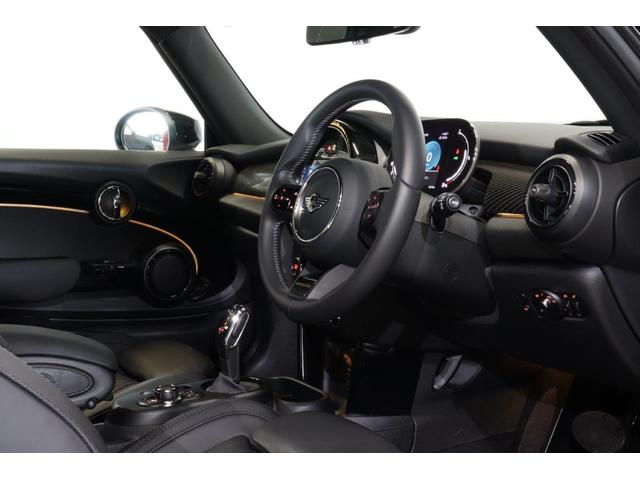 ＭＩＮＩ クーパー　レゾリュート・エディション　ＭＩＮＩ認定中古車　２０２３年モデル　レゾリュート・エディション／特別仕様車　ＹＯＵＲＳ　スポーツ・レザーシート　シートヒーター　ブラックルーフ＆ミラーキャップ　衝突軽減ブレーキ　スマートキー（16枚目）