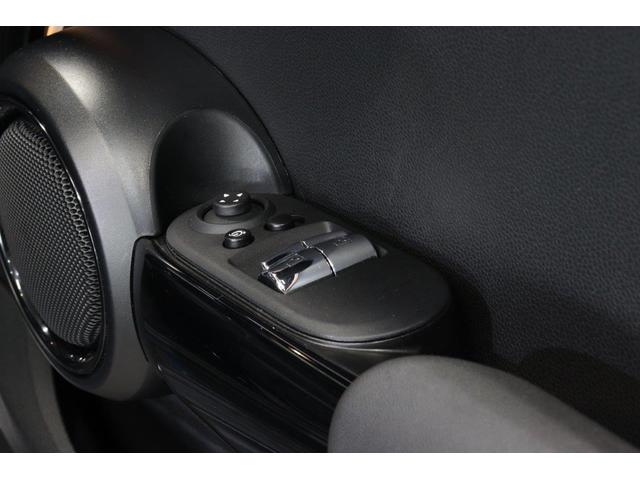 ＭＩＮＩ クーパー　レゾリュート・エディション　ＭＩＮＩ認定中古車　２０２３年モデル　レゾリュート・エディション／特別仕様車　ＹＯＵＲＳ　スポーツ・レザーシート　シートヒーター　ブラックルーフ＆ミラーキャップ　衝突軽減ブレーキ　スマートキー（34枚目）
