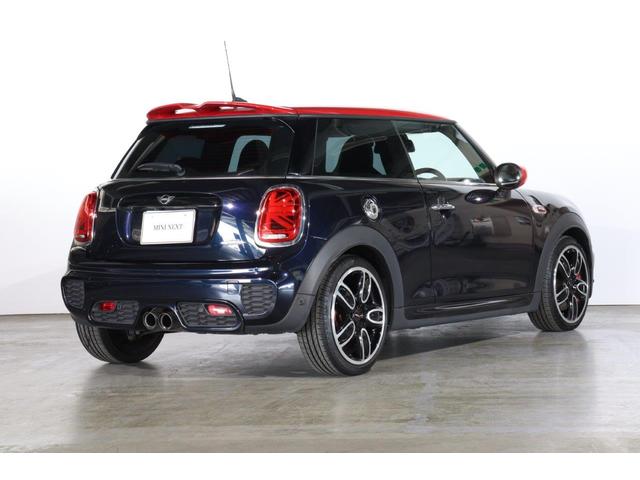 ＭＩＮＩ ジョンクーパーワークス　ＭＩＮＩ認定中古車　カメラパッケージ　１８インチアルミ　レッドルーフ　アクティブクルーズコントロール（3枚目）