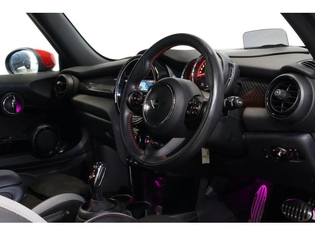 ＭＩＮＩ ジョンクーパーワークス　ＭＩＮＩ認定中古車　カメラパッケージ　１８インチアルミ　レッドルーフ　アクティブクルーズコントロール（16枚目）