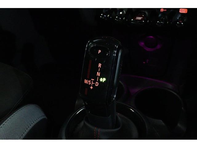 ＭＩＮＩ ジョンクーパーワークス　ＭＩＮＩ認定中古車　カメラパッケージ　１８インチアルミ　レッドルーフ　アクティブクルーズコントロール（28枚目）