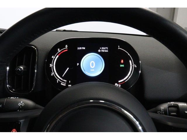 ＭＩＮＩ クーパーＤ　クロスオーバーオール４　クラシックトリム　ＭＩＮＩ認定中古車　衝突被害軽減ブレーキ　アクティブクルーズコントロール　ユニオンジャックテールライト　シートヒーター　電動リアゲート　タッチパネルナビゲーションシステム　前後センサー付きバックカメラ（12枚目）