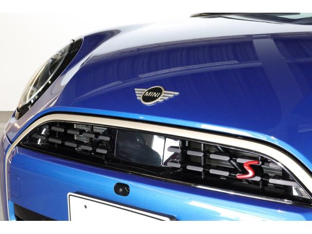 ＭＩＮＩ クーパーＳ　ＭＩＮＩ認定中古車　２０２５年モデル　デモカー　全周囲カメラ（３６０度ビュー）前後バンパー　ＬＥＤヘッドライト＆テールライト　車線逸脱警告　衝突軽減ブレーキ　ナビゲーション　スマートキー（7枚目）